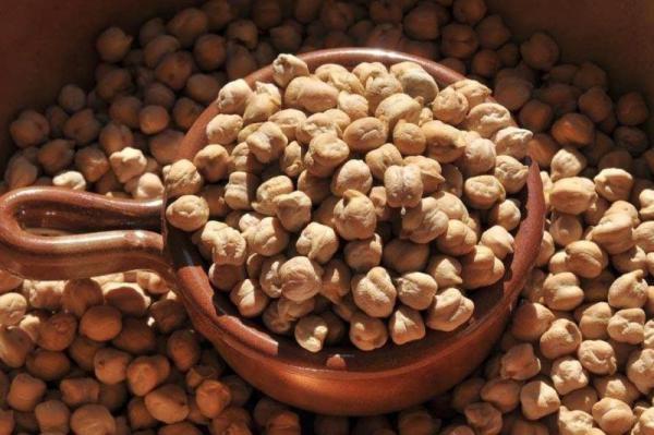 جلوگیری از ریزش مو افراد با نخود